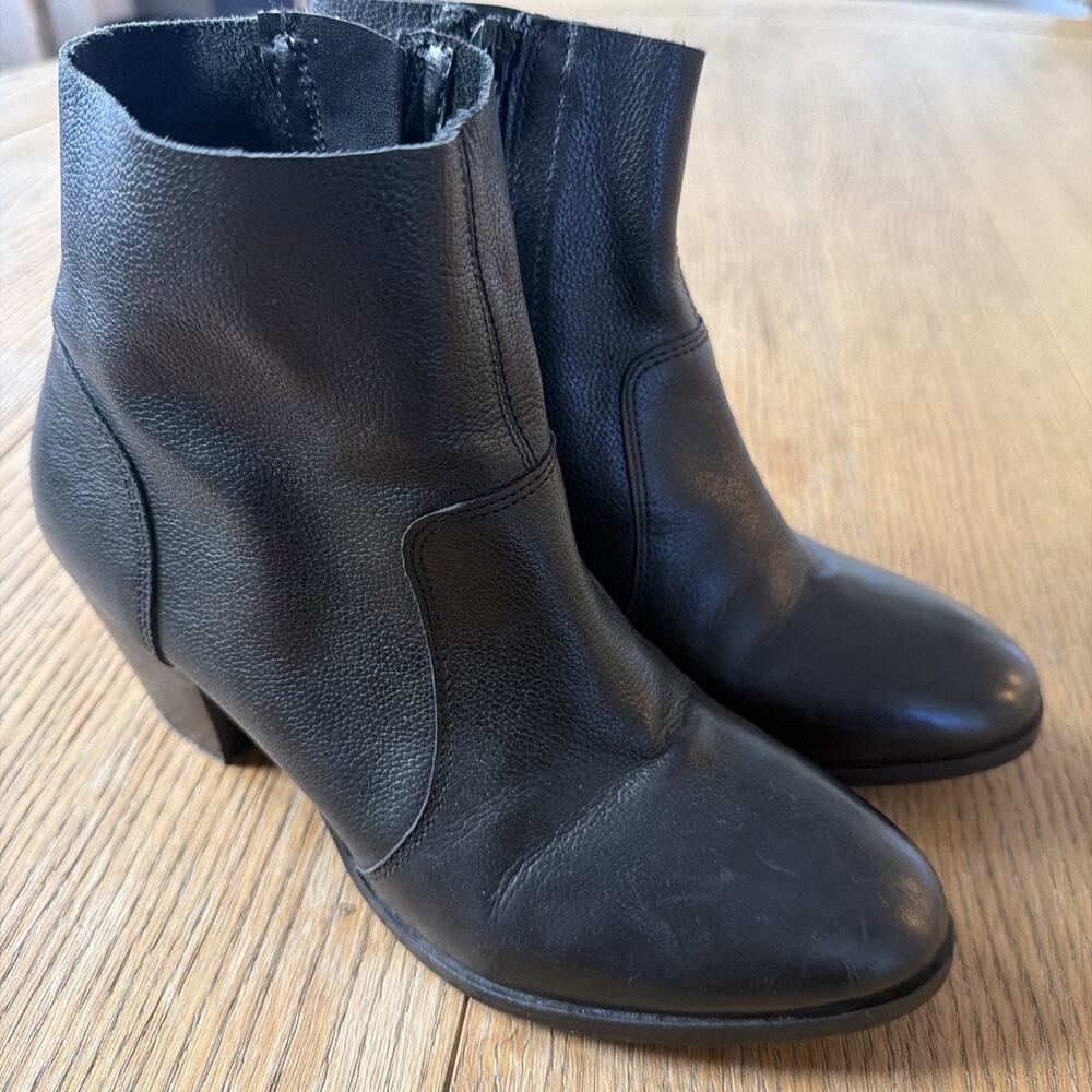 Diba Black Pebbled Leather Block Heel Ankle Zip Bootie‎ 8 Western City Timeless